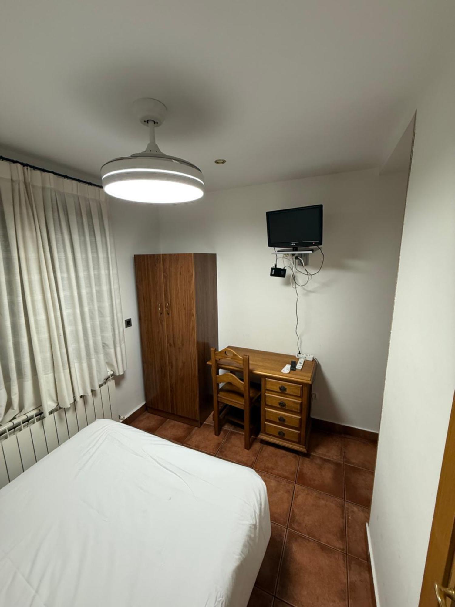 Standard Double Room Fan