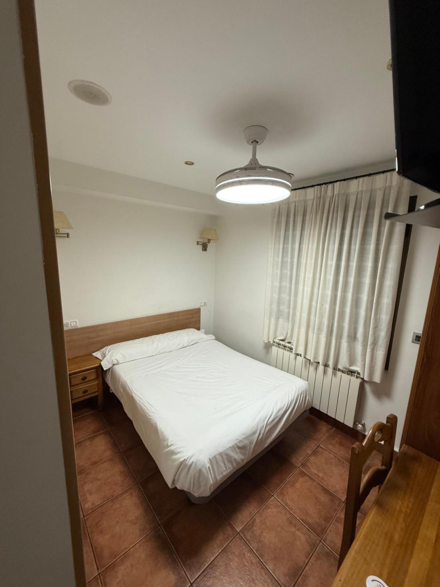 Standard Double Room Fan